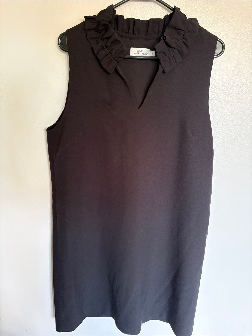 Vineyard Vines sleeveless Ruffle Sheath dress
